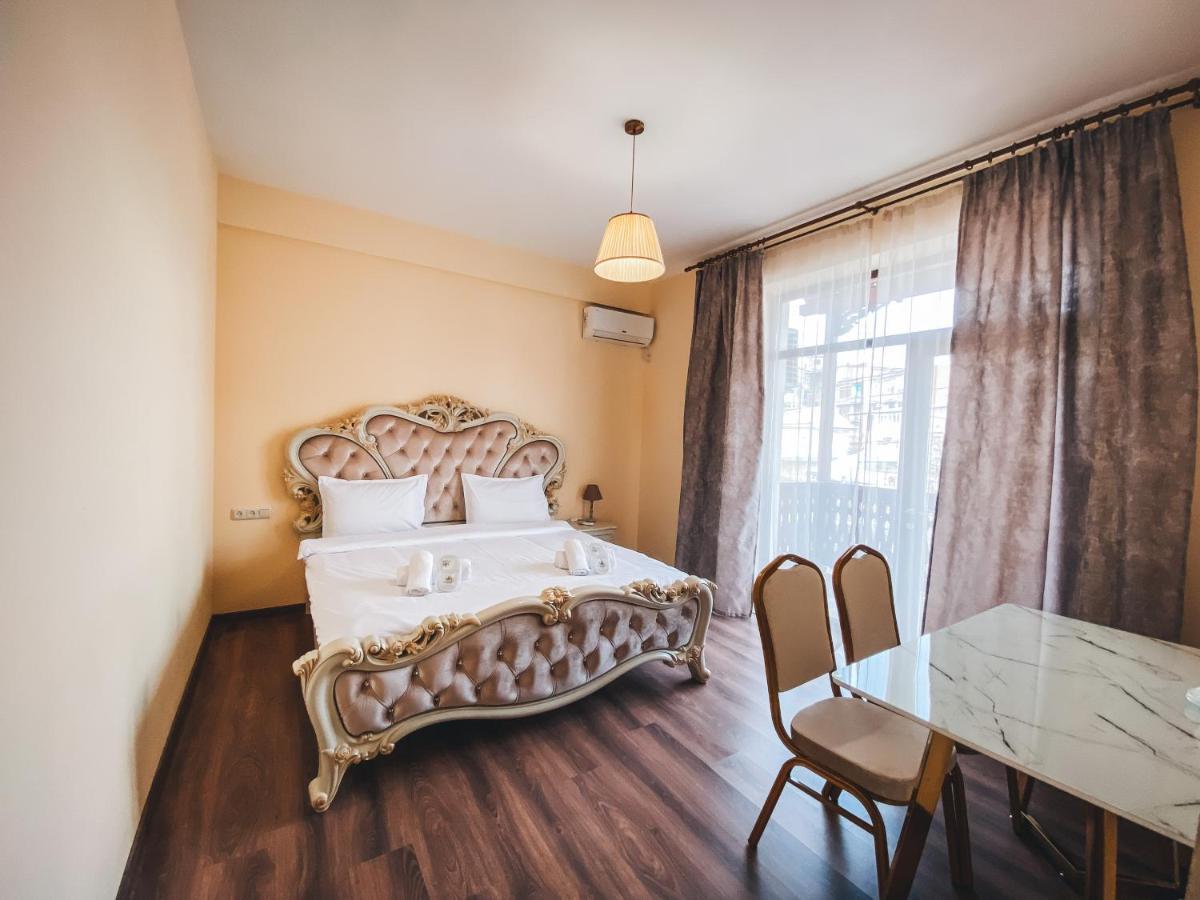 Old Armenia Hotel Ереван Екстериор снимка